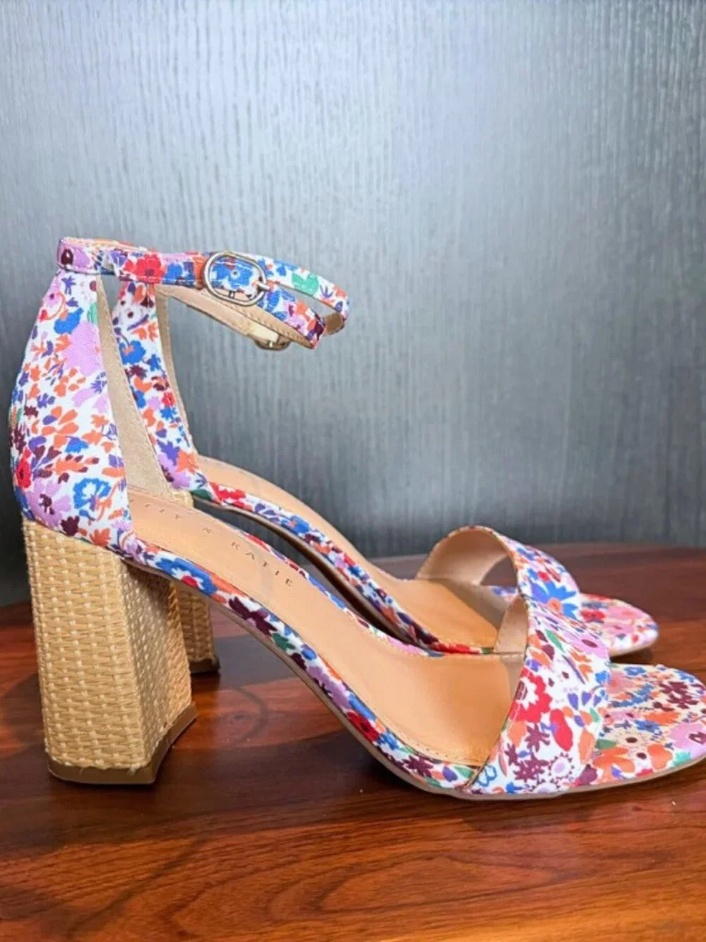 Kelly Katie Floral Chunky Rattan Block Heel Sandals 8M Ankle Strap Open Toe 3.3